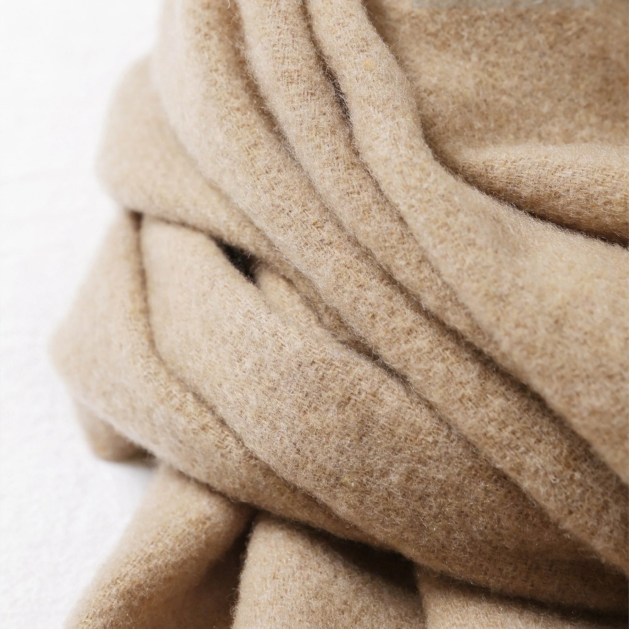 Tarra Wool Shawl - Image 10